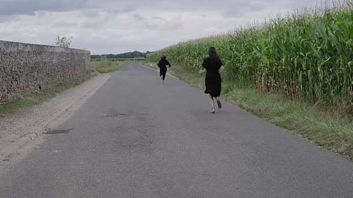 ⁣Sous le Tapis 2023 FRENCH HDRip H264