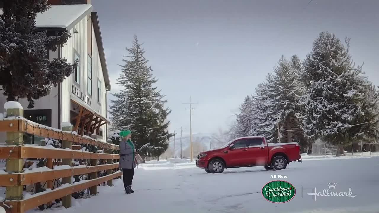 A Cozy Christmas Inn 2022 720p WEBRip x264 AAC-Poke