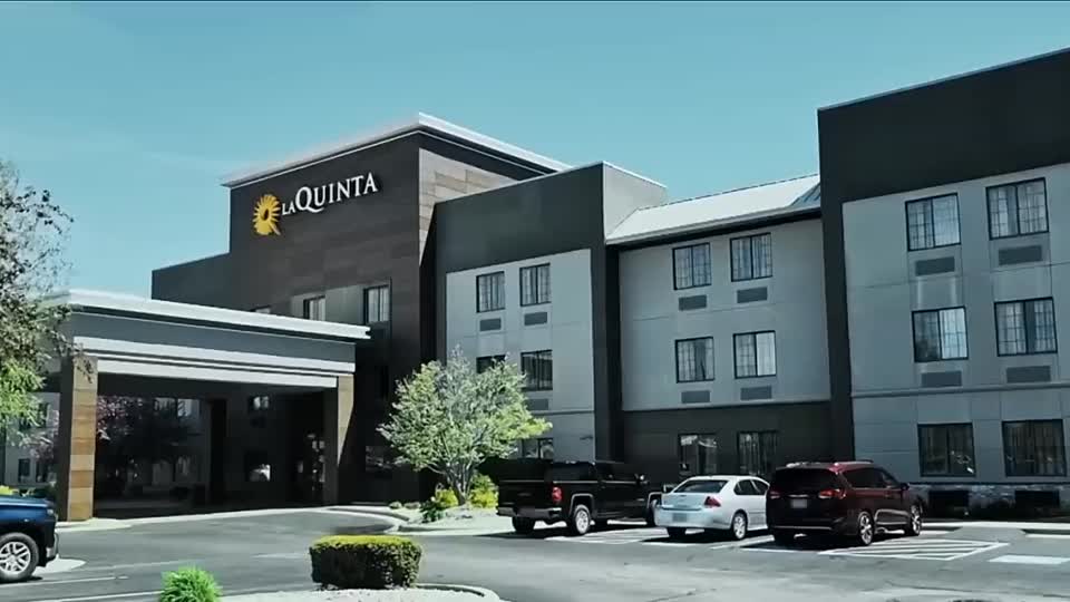 ⁣Young Mom Executed in Front of Her Two Kids in Disturbing Road Rage Murder