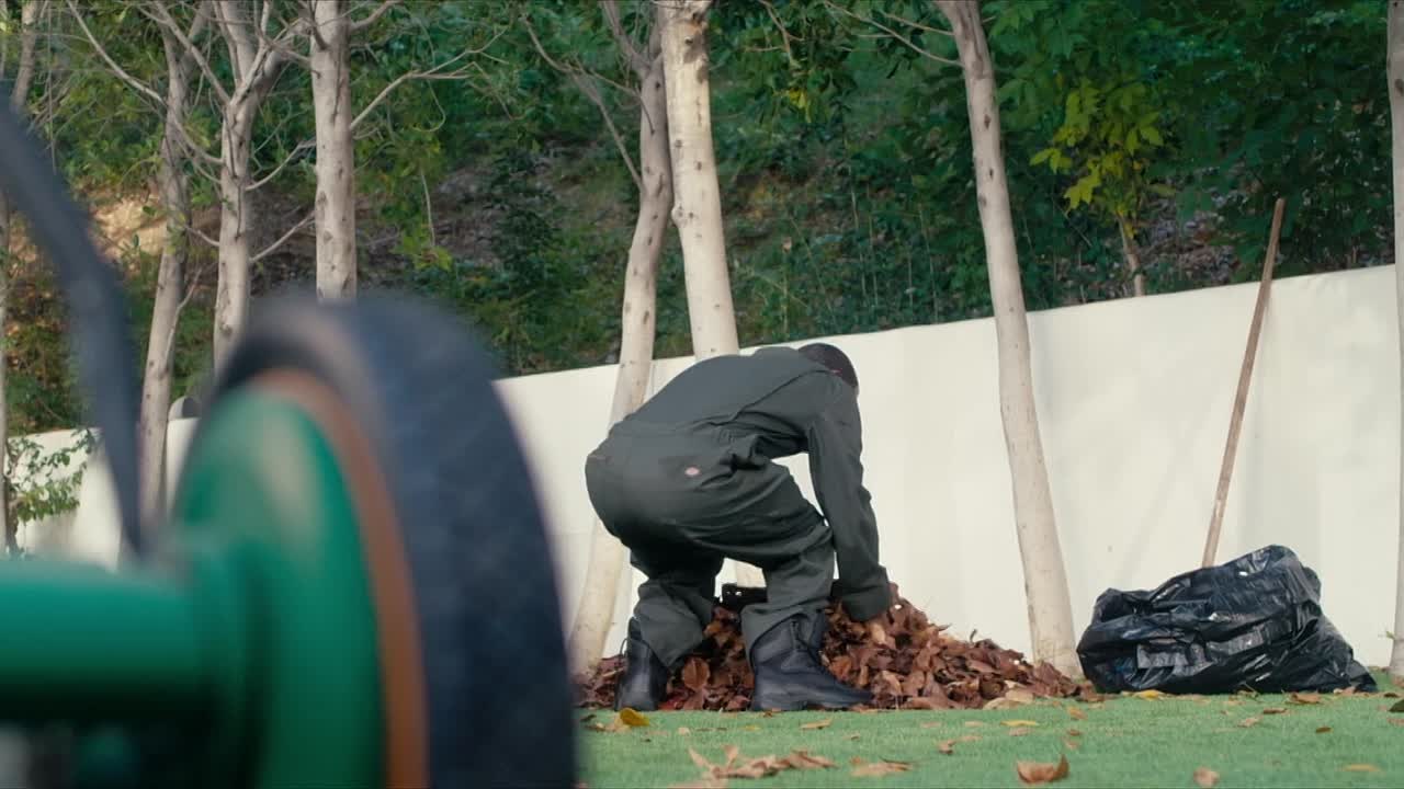 The Contract 2024 1080p WEBRip x264 AAC5 1-