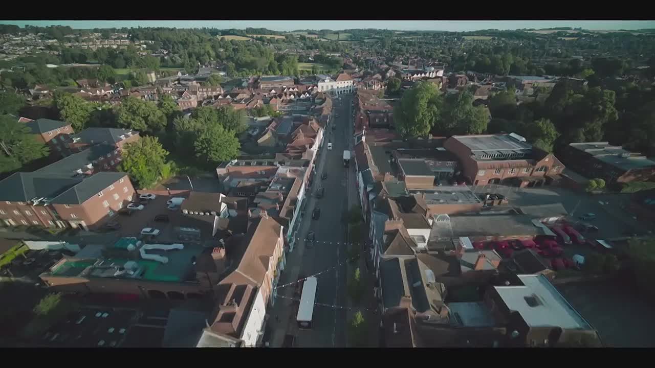 The Marlow Murder Club S01E01