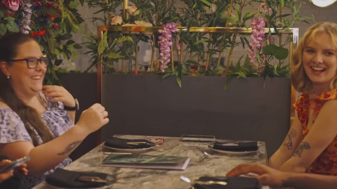 ⁣The Young Midwives of Essex S01E06