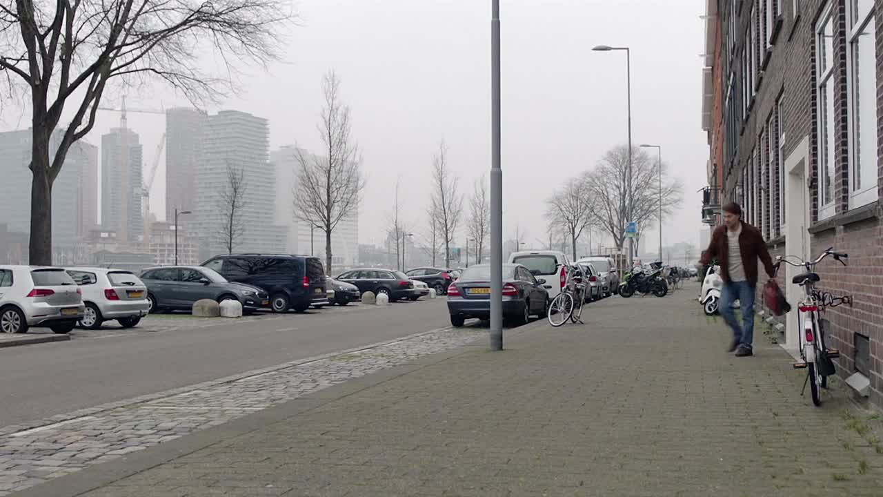 ⁣De Break Up Club 2024 DUTCH HC ENG SUBS 1080p WEB h264-TRIPEL