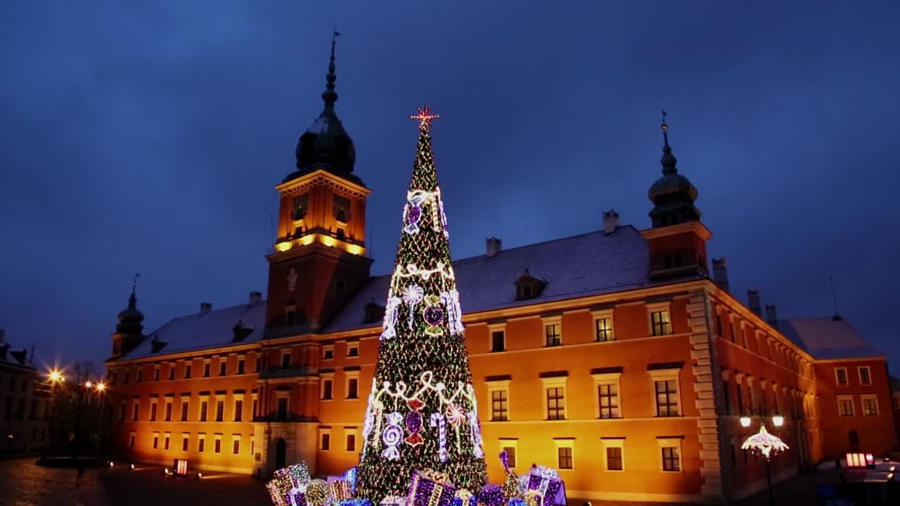 Royally Yours This Christmas 2023 1080p WEBRip x264 AAC5 1-