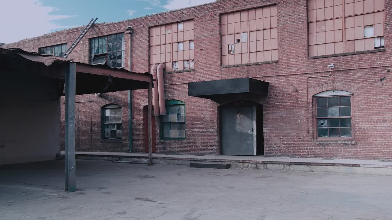 ⁣Driving By Braille 2011 1080p WEBRip x264 AAC5 1-