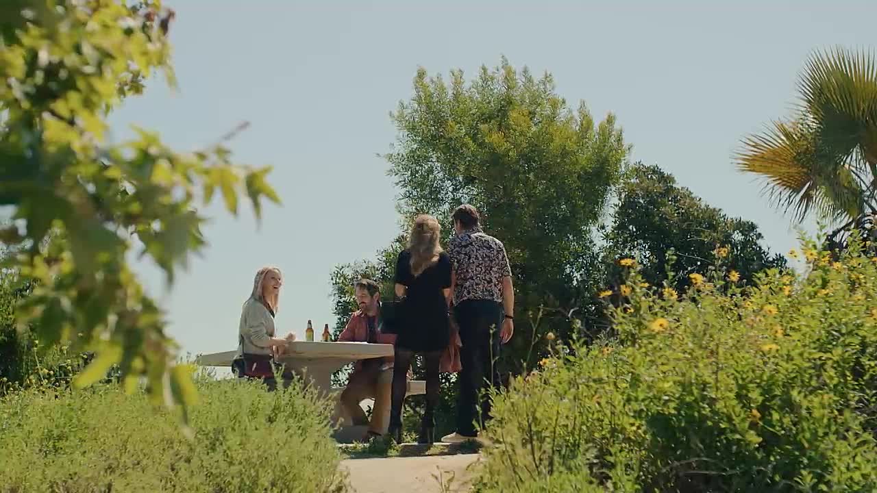 ⁣No Good Deed S01E05 -Off the Market