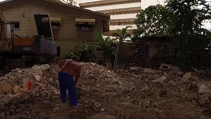 English Dogs In Bangkok 2020 HDRip XviD AC3-EVO