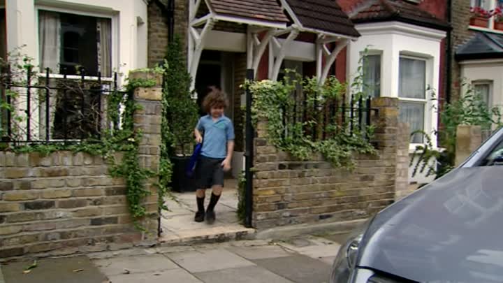 Outnumbered (2007) -S01E01 -The School Run