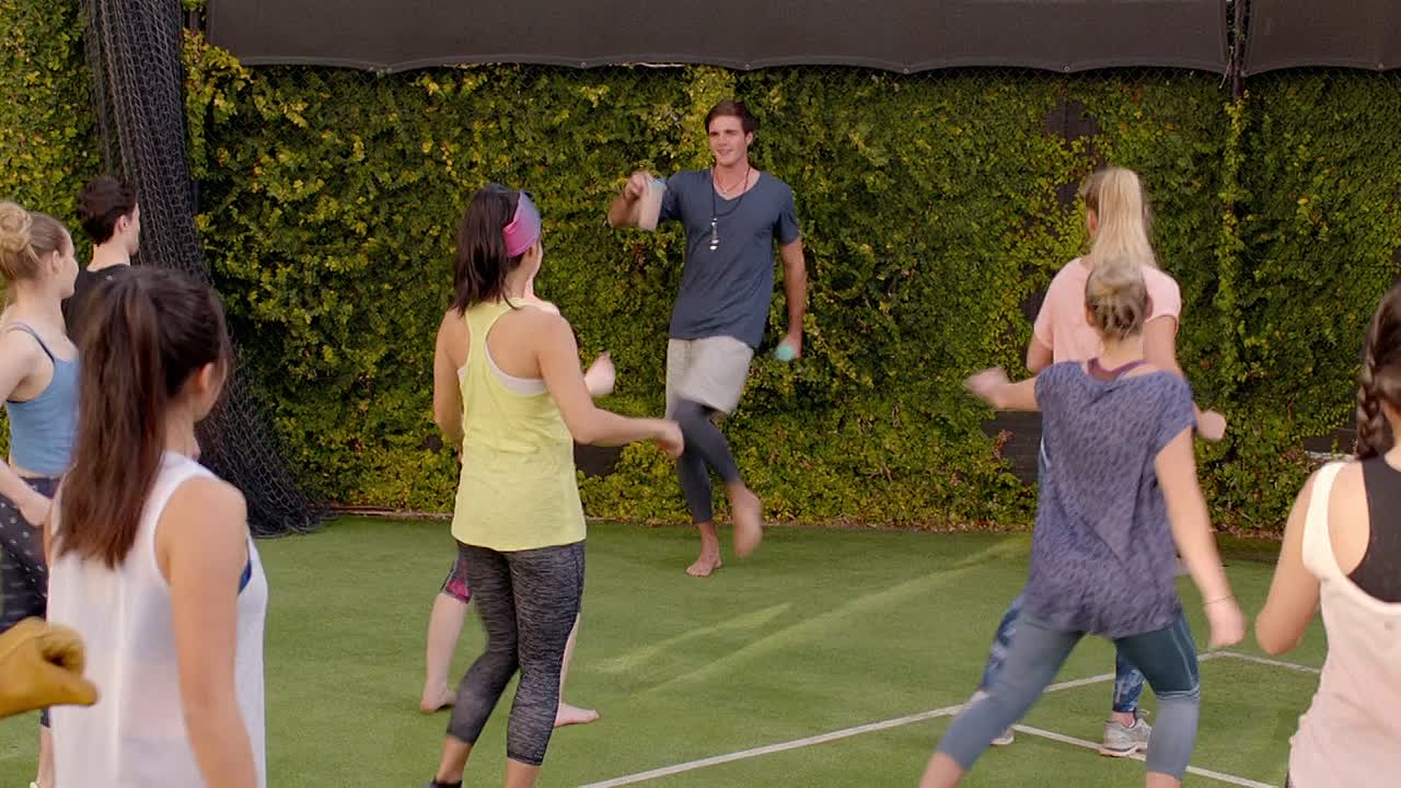 ⁣Crocodile Dundee 4 The Very Excellent Mr Crocodile Dundee 2020 1080p BluRay x264 AAC5 1-