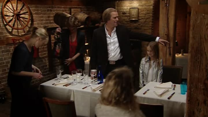 Outnumbered (2007) - S03E05 - The Restaurant