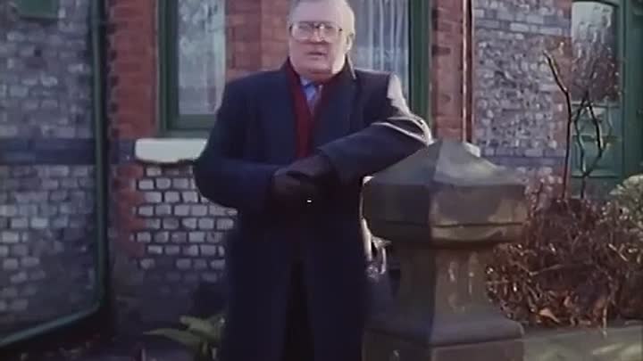 ⁣In Suspicious Circumstances -  Falling Starr - As Good As Gold (1993)