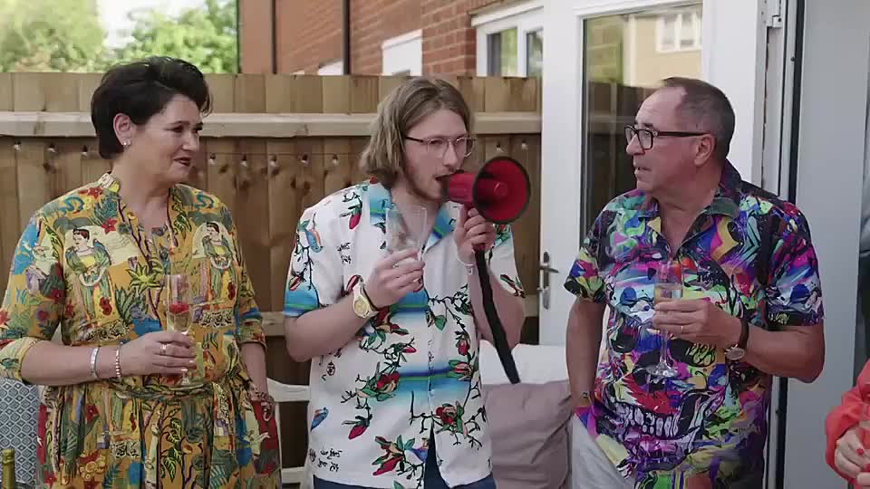 ⁣Come Dine With Me S2025E03