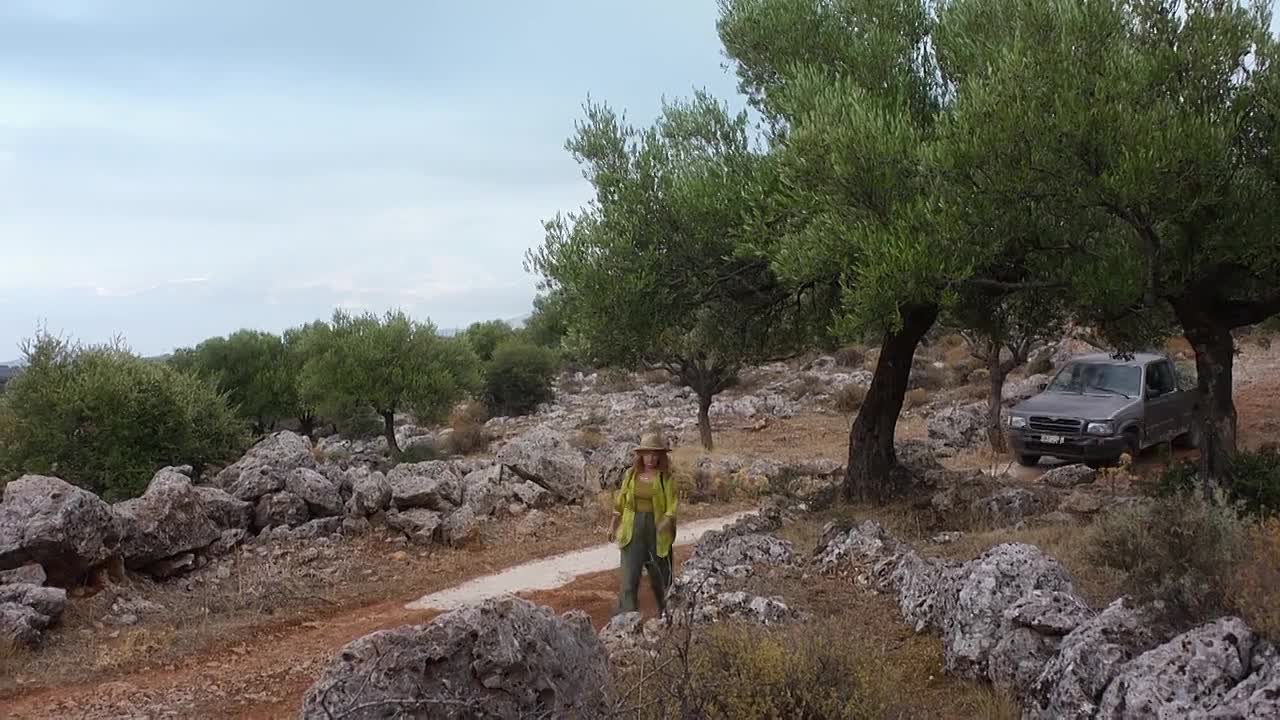 Moonflower Murders S01E01