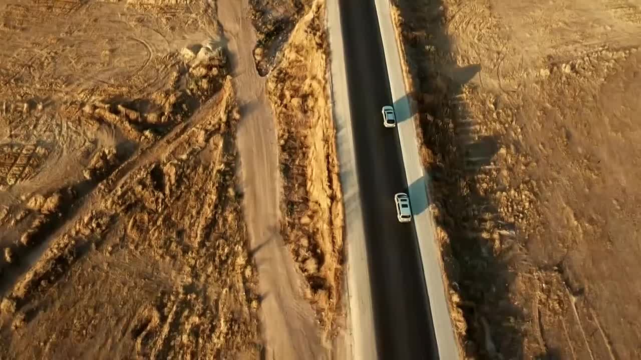 Go Back To Where You Came From S01E02