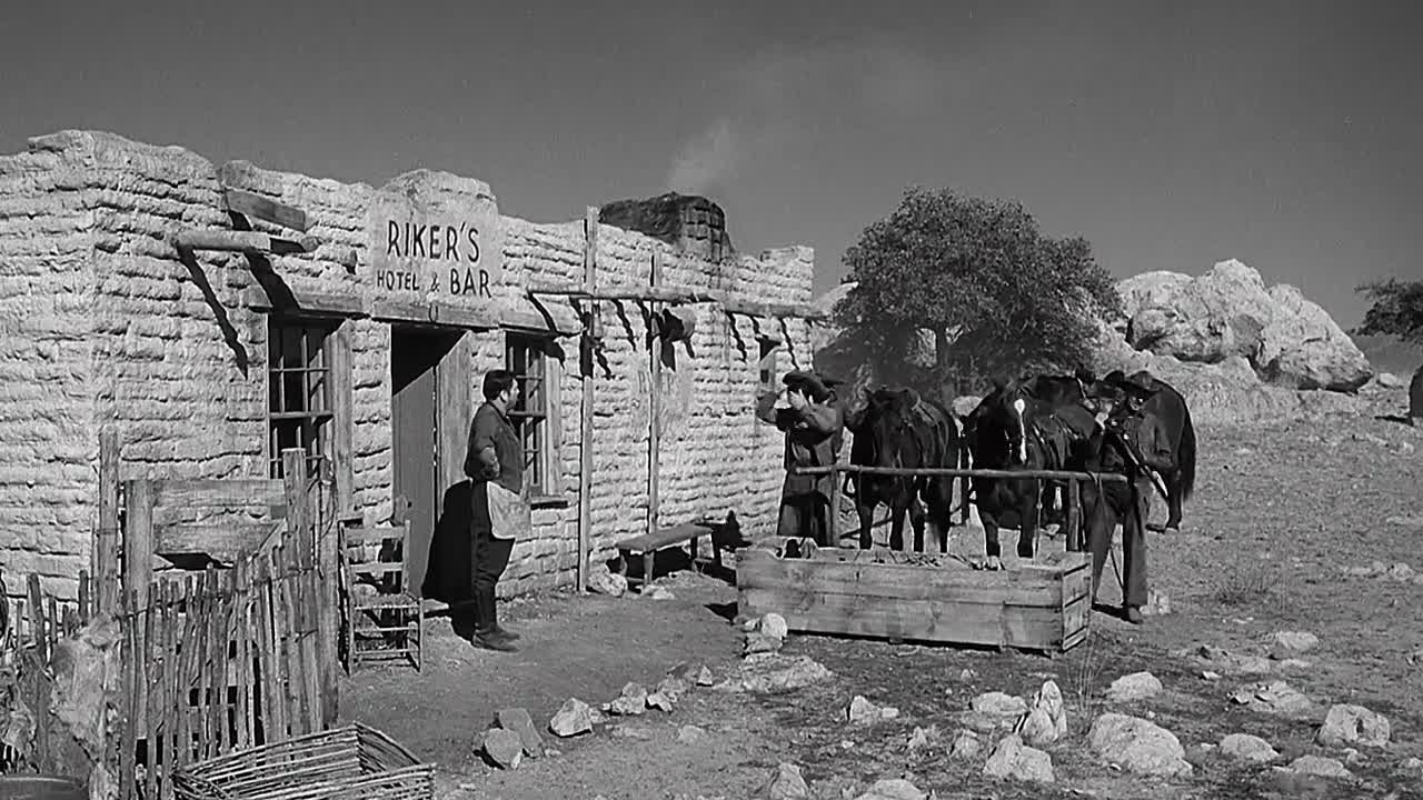 ⁣Winchester '73 1950 1080p BluRay x264-[YTS AM]