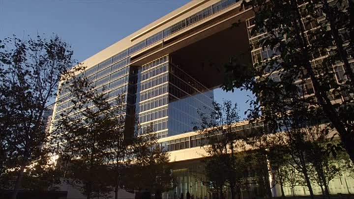 ⁣Franklin and Bash S03E01E02