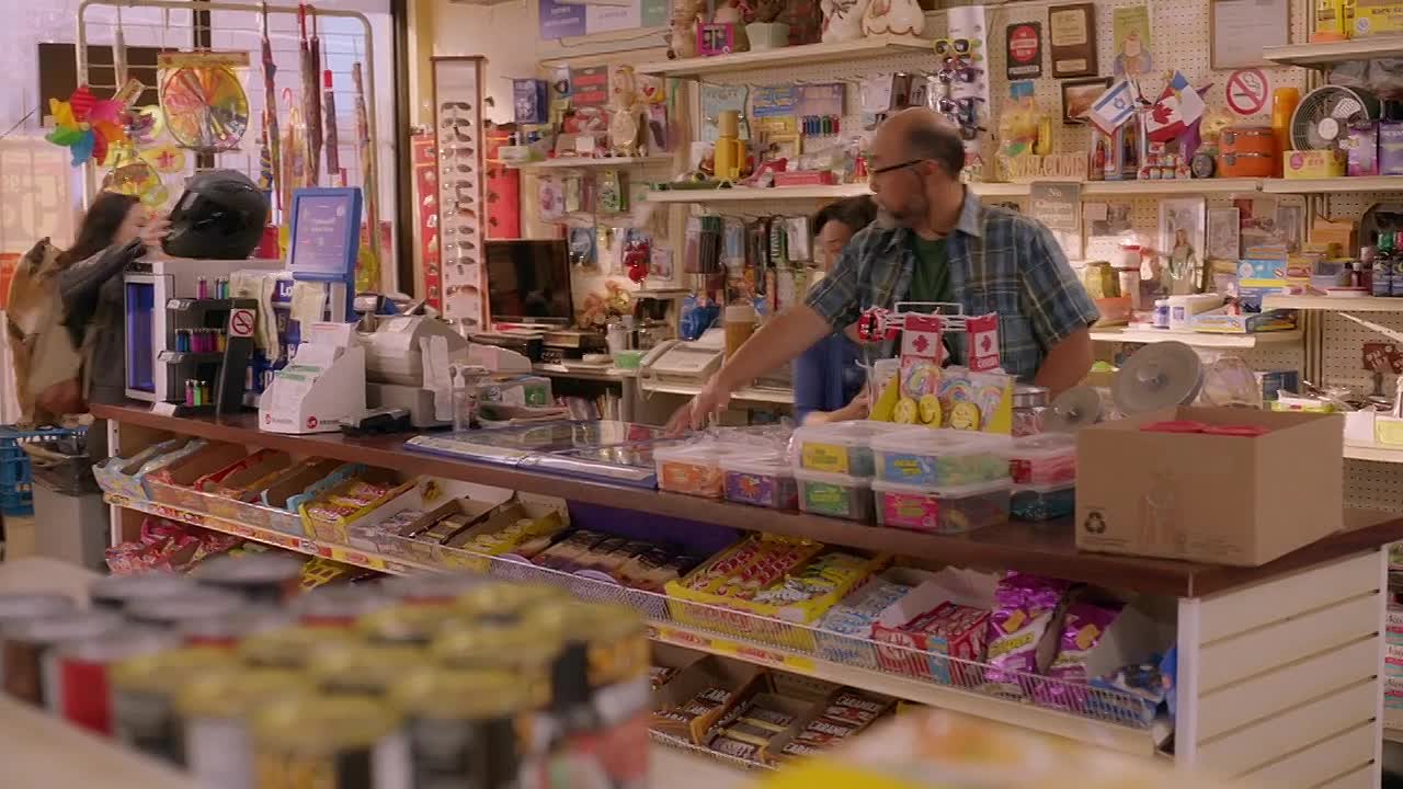 Kims Convenience S02E13 Handy Graduation