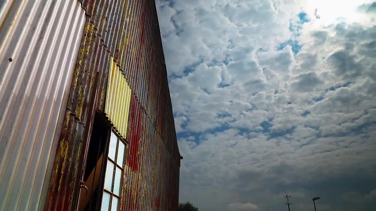 Masters Of Reinvention S01E01 -Camping Trailer and Two-Seater Toboggan