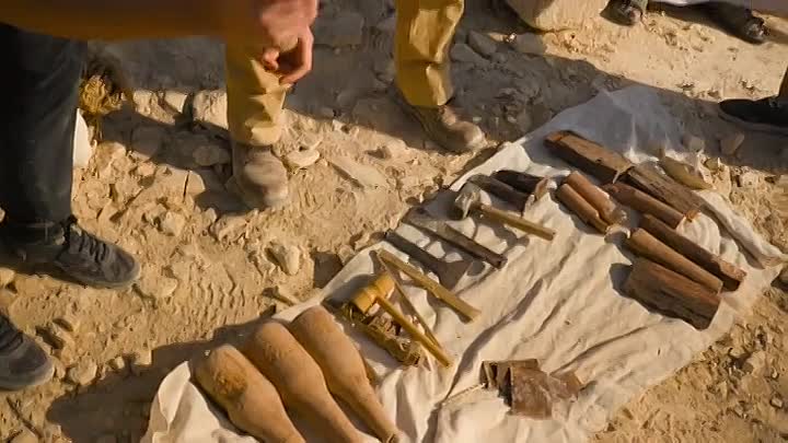 Bradley Walsh -Egypt's Cosmic Code S01E01