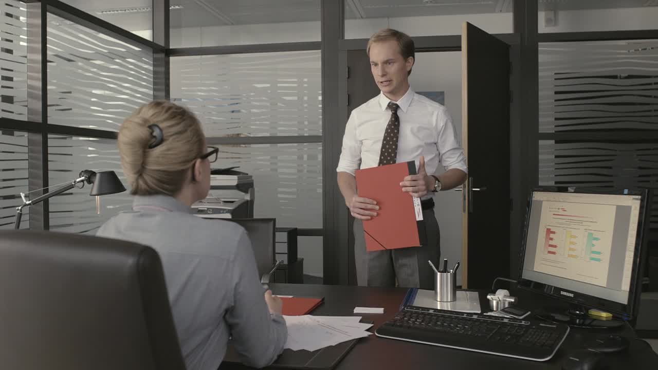 ⁣Crime d Amour 2010 FRENCH HC ENG SUBS 1080p WEBRip x264