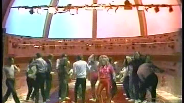 ⁣Saturday Night Live - S06E08 - Robert Hays, Joe 'King' Carrasco and the Crowns, 14 Karat Soul