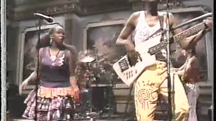 ⁣Saturday Night Live - S14E05 - Demi Moore, Johnny Clegg, Savuka