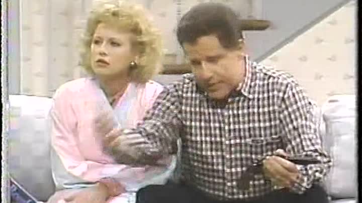 ⁣Saturday Night Live - S15E14 - Fred Savage, Technotronic