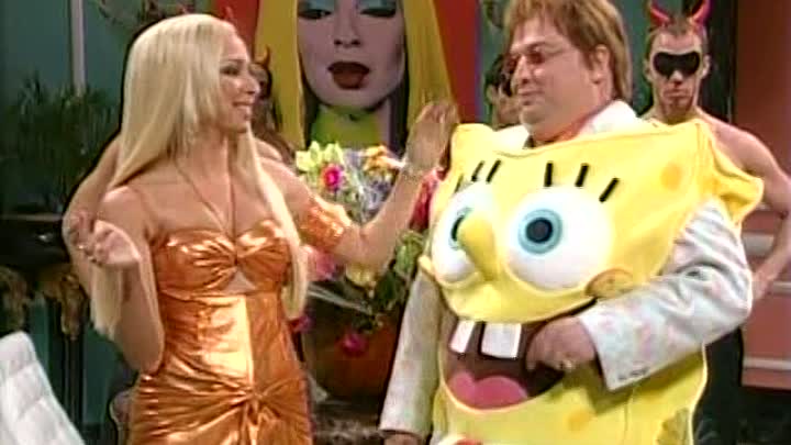 ⁣Saturday Night Live - S29E03 - Halle Berry, Britney Spears