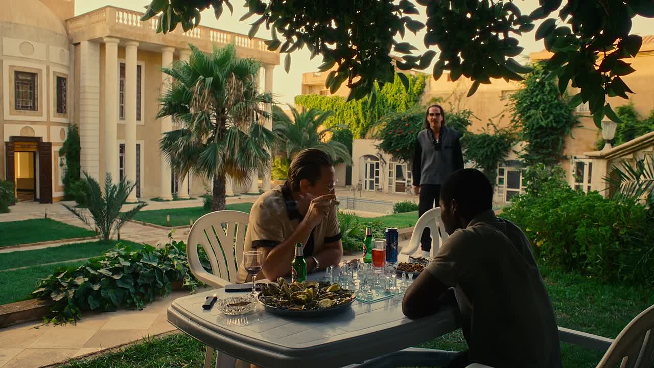 ⁣Omar la Fraise 2023 FRENCH 1080p WEB H264-FW