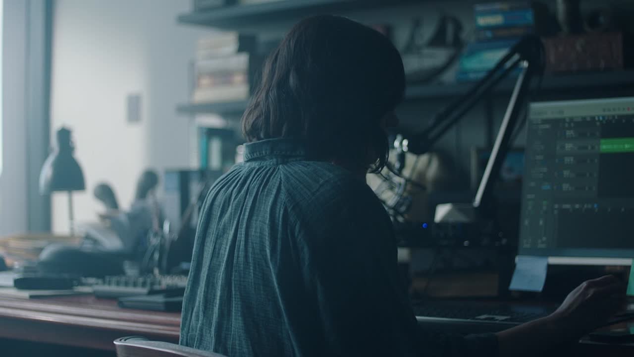 Monolith 2022 1080p BluRay x264 AAC5 1-