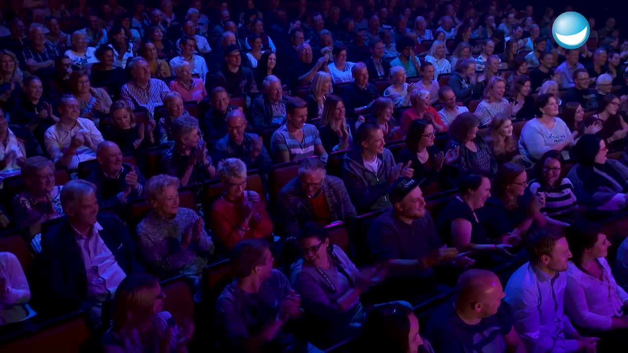 ⁣05 Shopping Queen für Männer ¦ Bastian Bielendorfer (1080p_25fps_H264-128kbit_AAC)