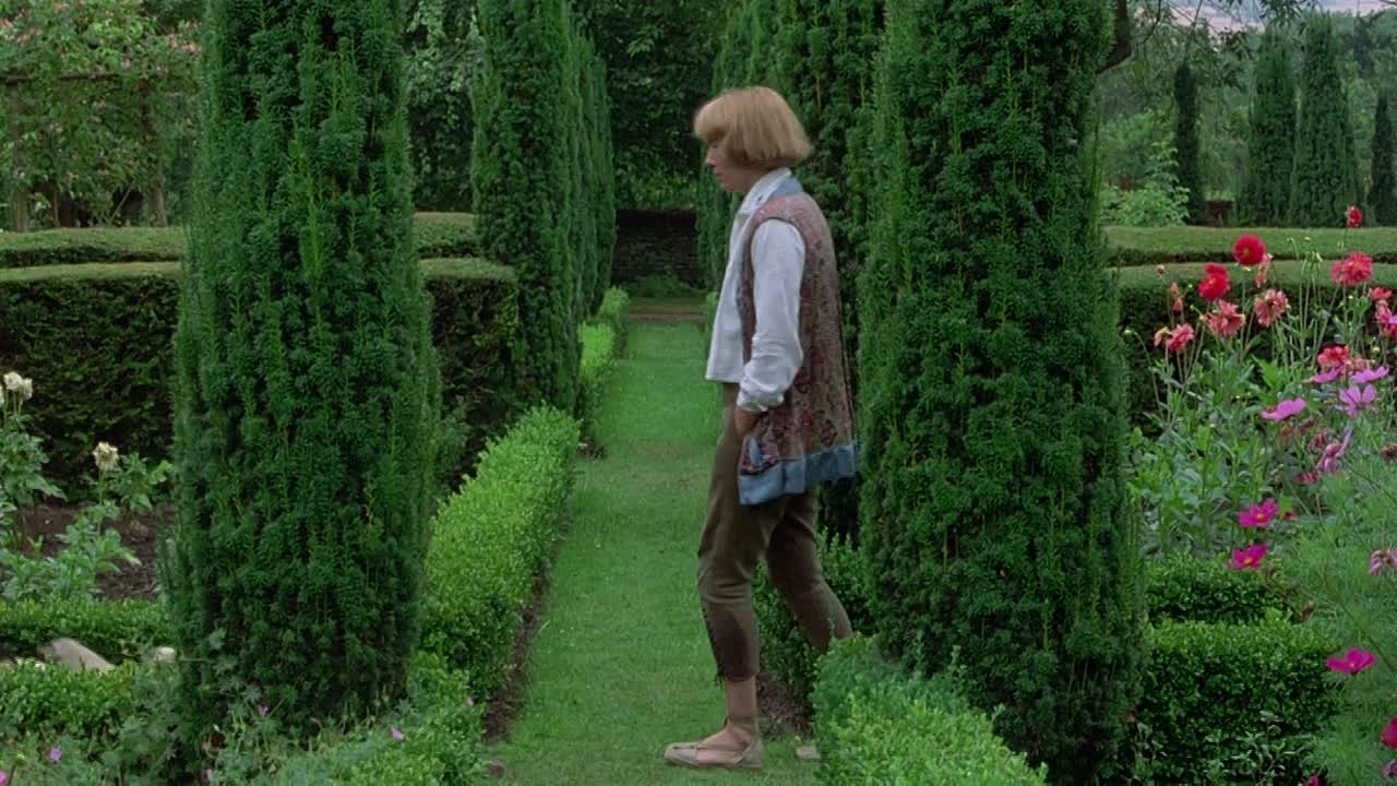 Carrington 1995 720p BluRay x264 AAC-