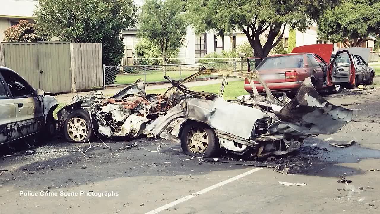 The Hunters S01E03 -Car Bomb & The Underworld War