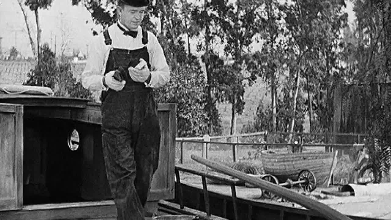 ⁣Towed In A Hole 1932 1080p BluRay x264-[YTS AM]