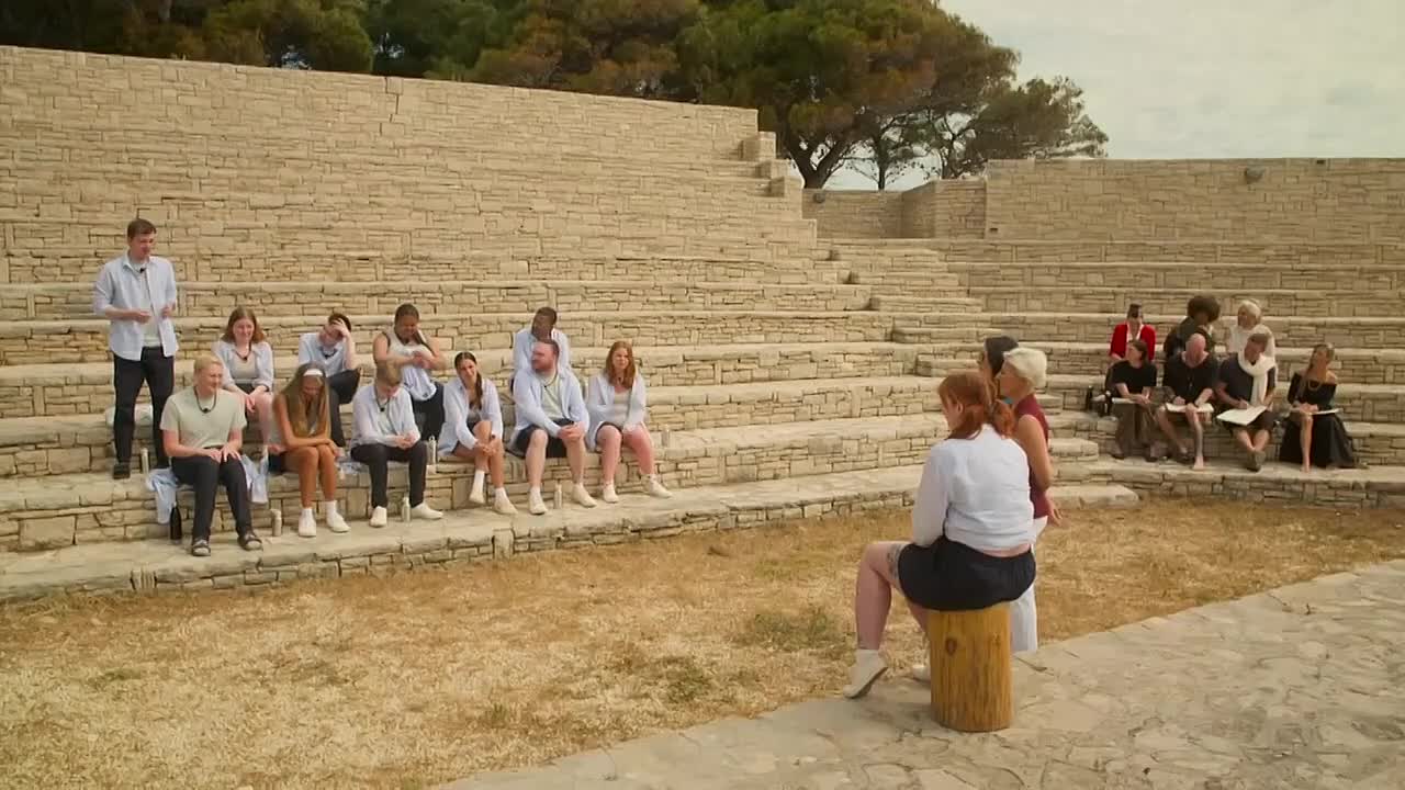 Virgin Island S01E03