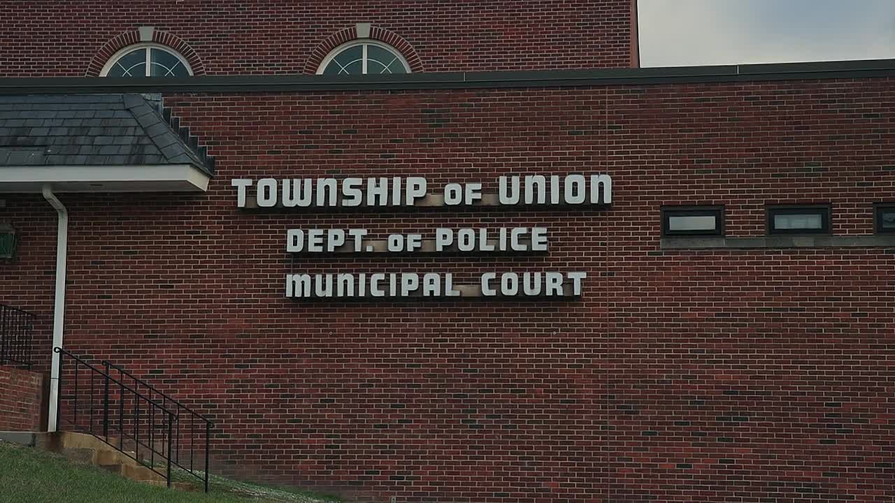 Murder Has Two Faces S01E03