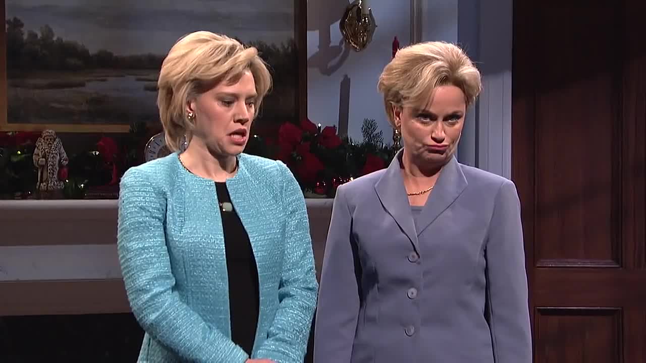 ⁣A Hillary Christmas (Tina Fey, Amy Poehler)