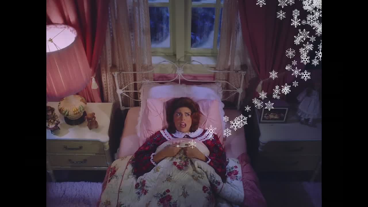 ⁣I Saw Mommy Kissing Santa Claus