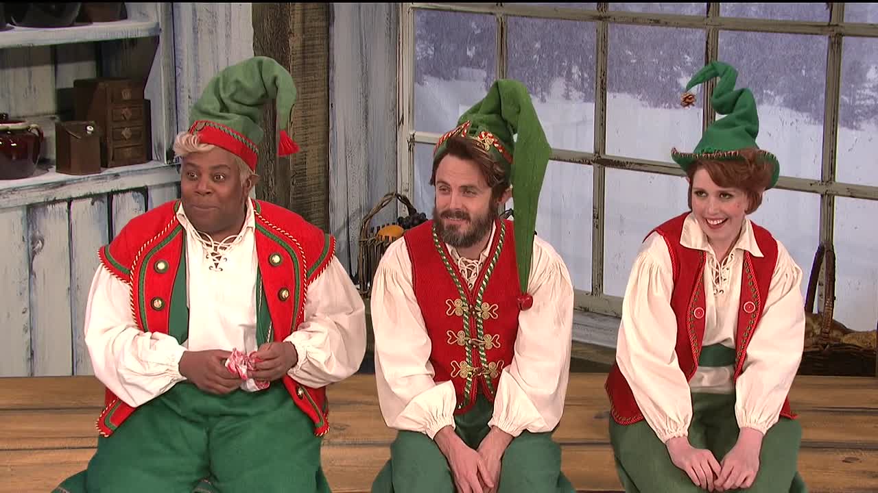 ⁣Mrs Claus & The Elves