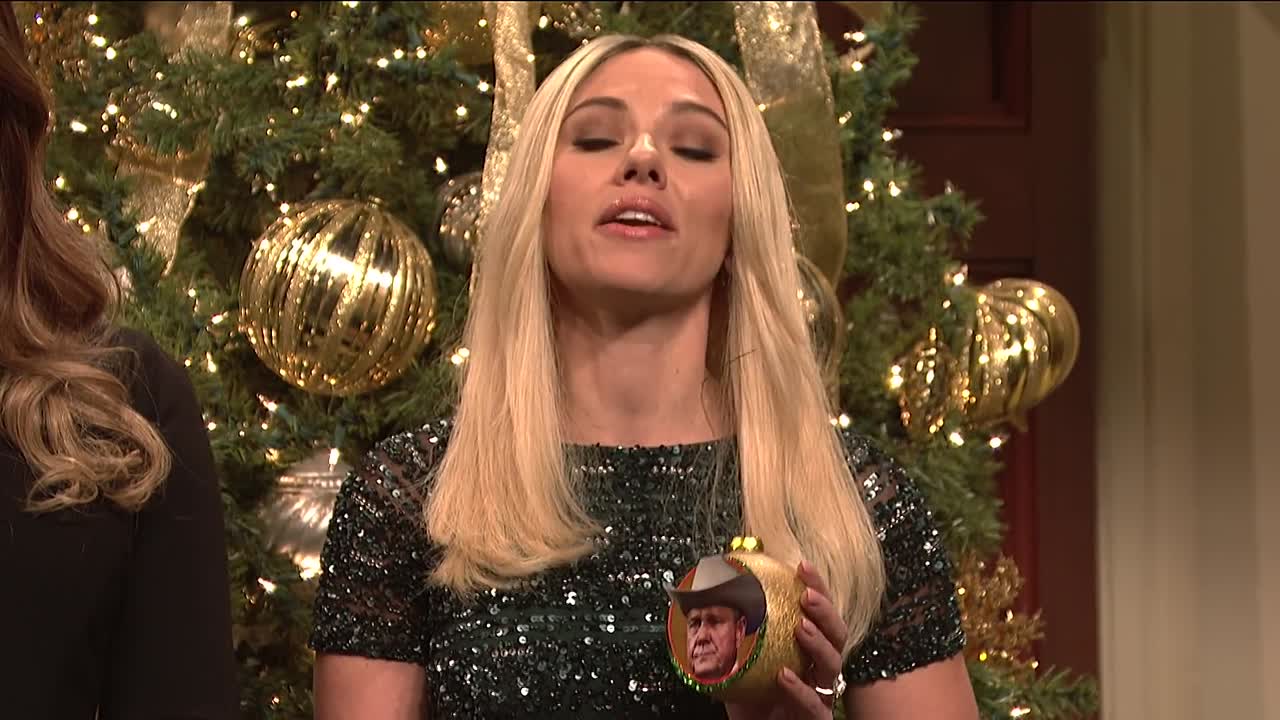 ⁣White House Tree Trimming Cold Open