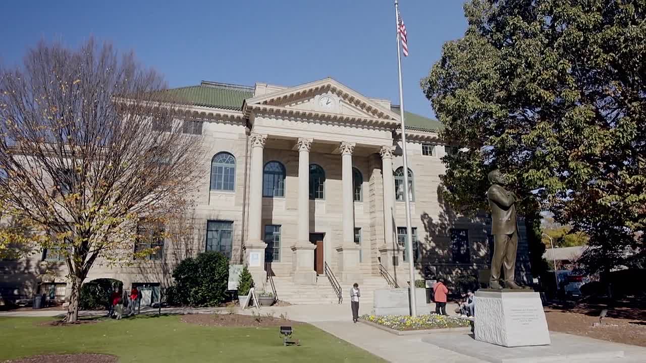 ⁣American Monster Abuse of Power S01E06