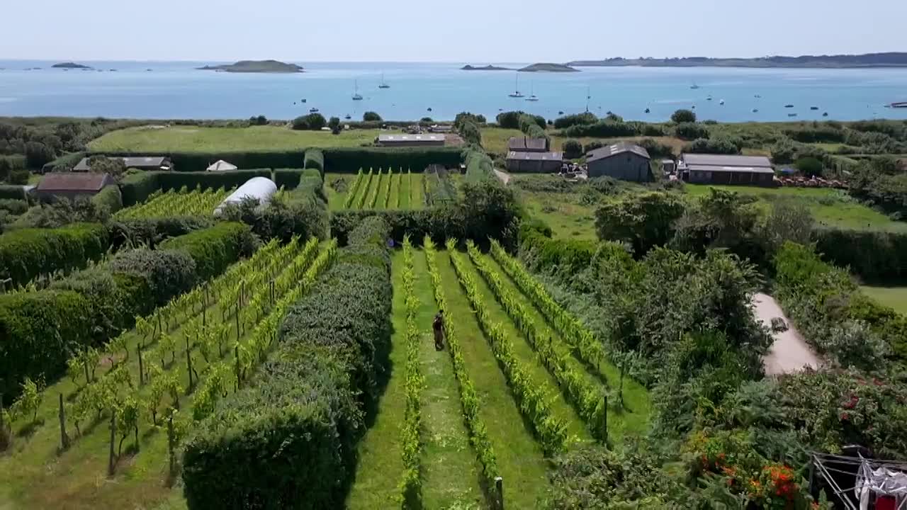 Summer In The Scilly Isles S01E04