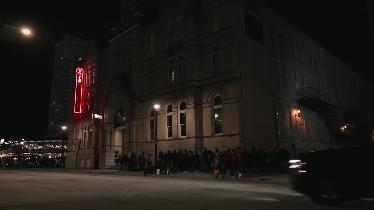 ⁣Mike Tyson vs Jake Paul- Netflix’s Controversial Clash (1080p_24fps_H264-128kbit_AAC)