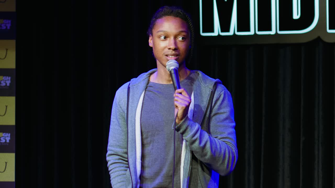 ⁣Couples! Do NOT Shower Together! (2160p_24fps_AV1-128kbit_AAC)