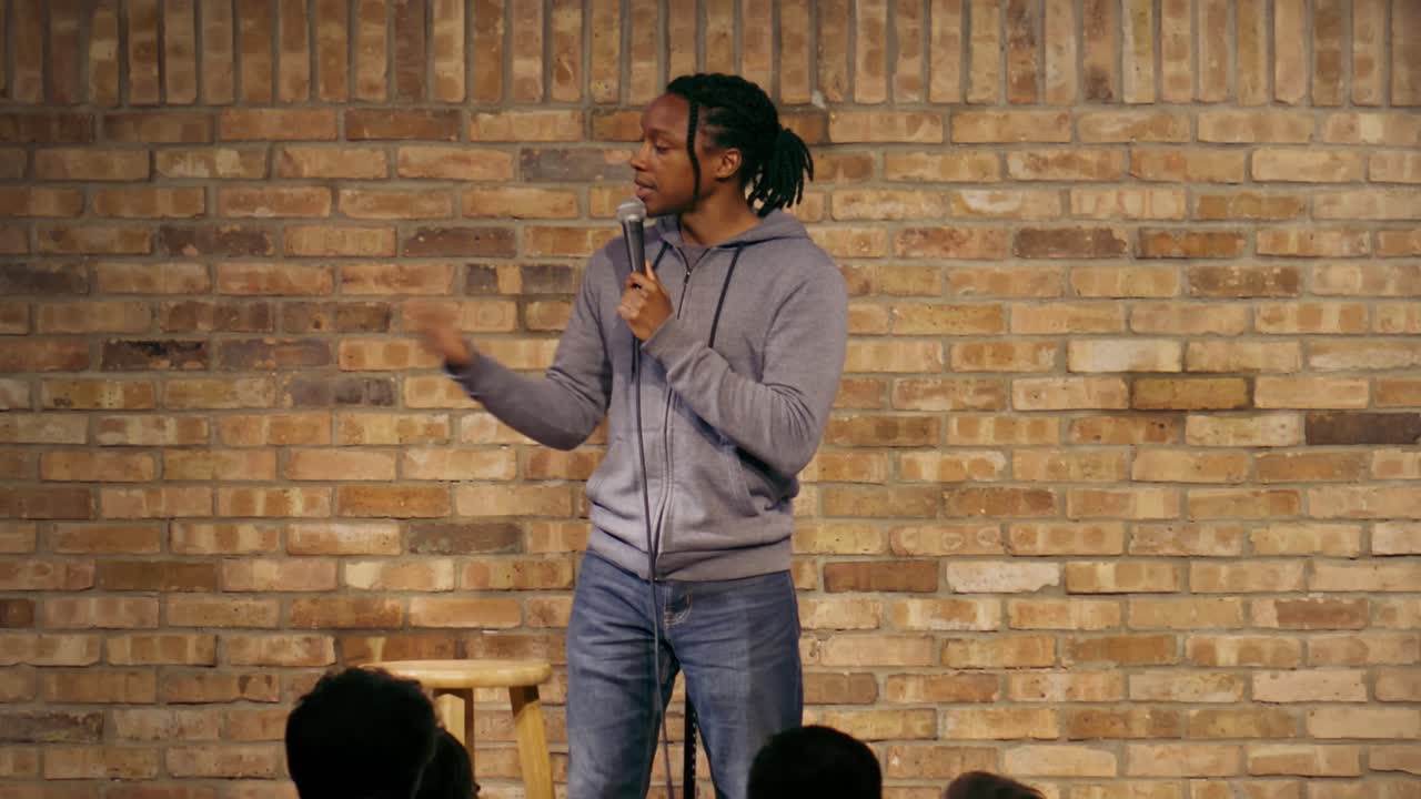 Kristi Noem VS Puppies (2160p_24fps_AV1-128kbit_AAC)