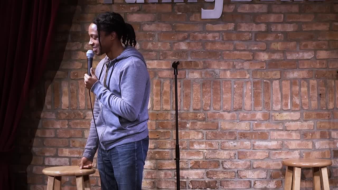 ⁣Michael Jackson Moonwalks Past Pac’s Punches (1080p_24fps_H264-128kbit_AAC)