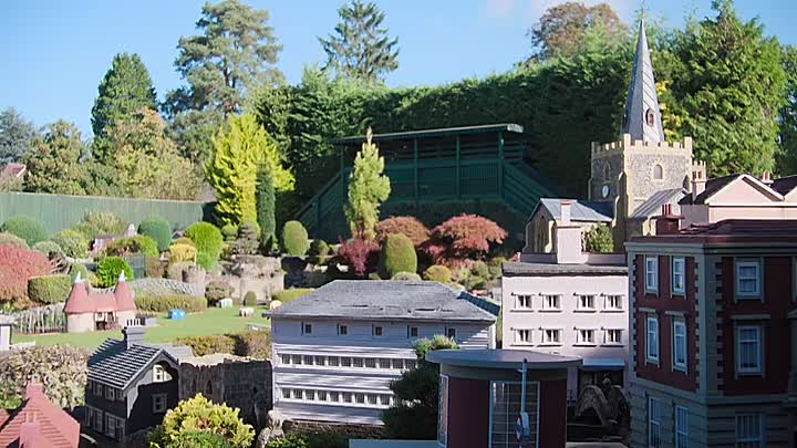 Skinner And Mina's Literary Road Trip -Pope And Swift S01E03