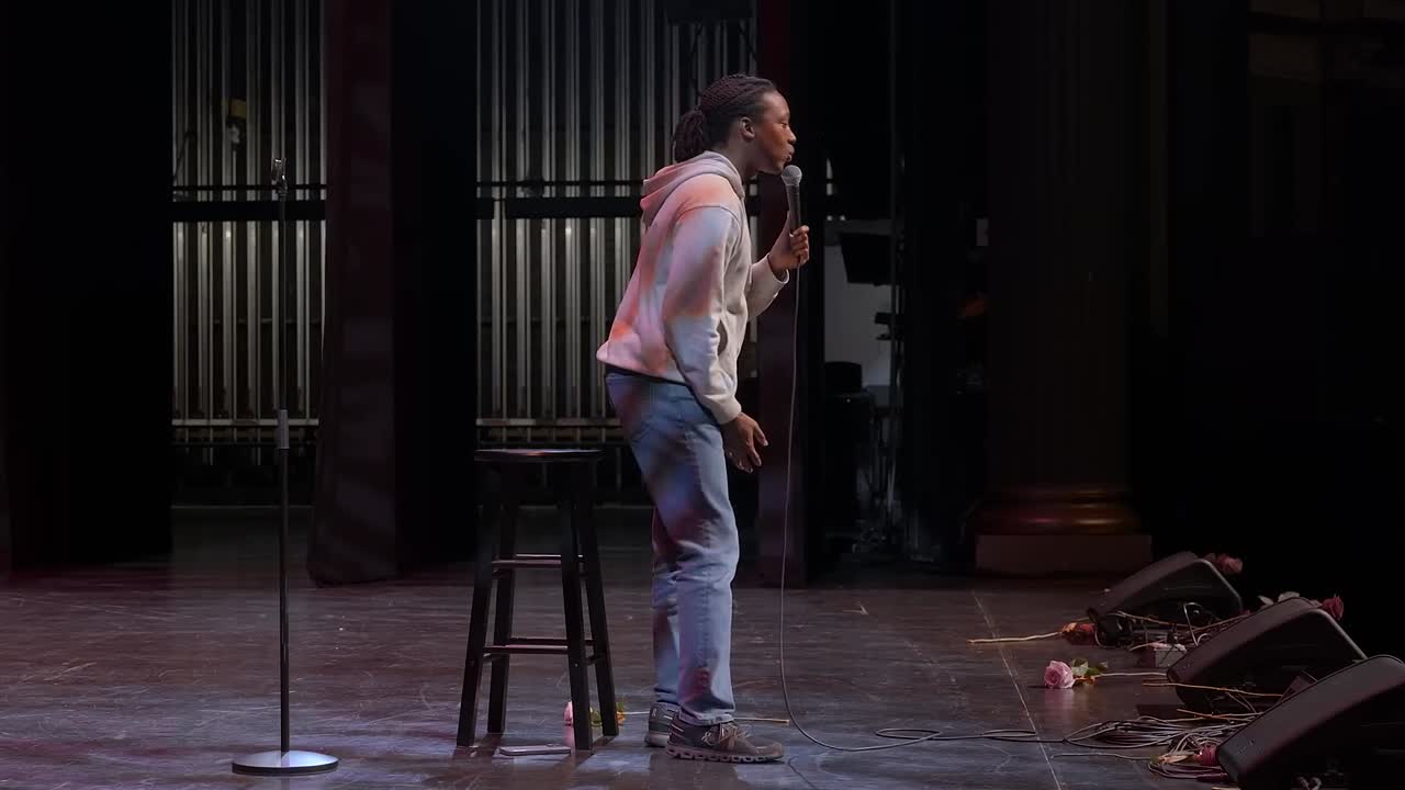 ⁣Coldplay Kiss Cam Couple Scandal Explained (1080p_24fps_H264-128kbit_AAC)