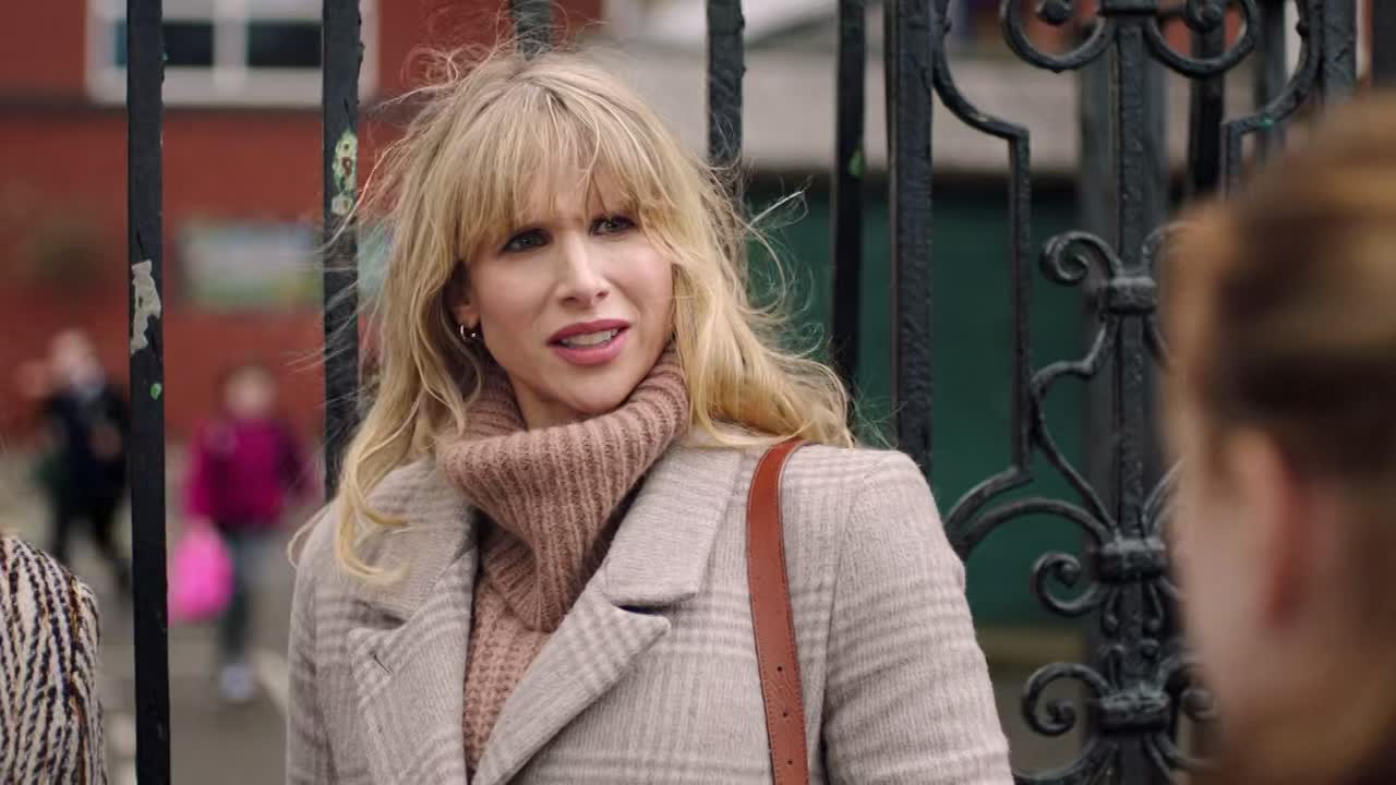 ⁣Motherland S03E04