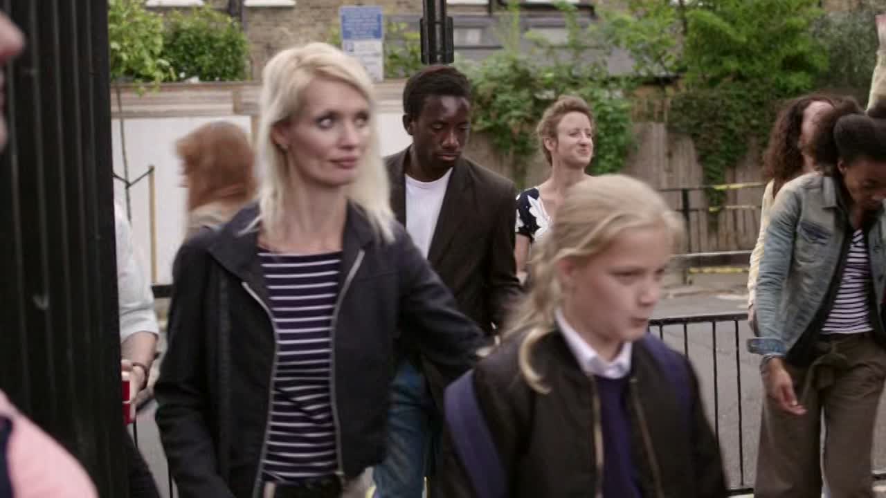 ⁣Motherland S01E06